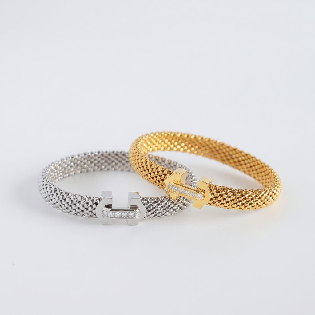 Popcorn Mesh Horseshoe Clasp Bracelet